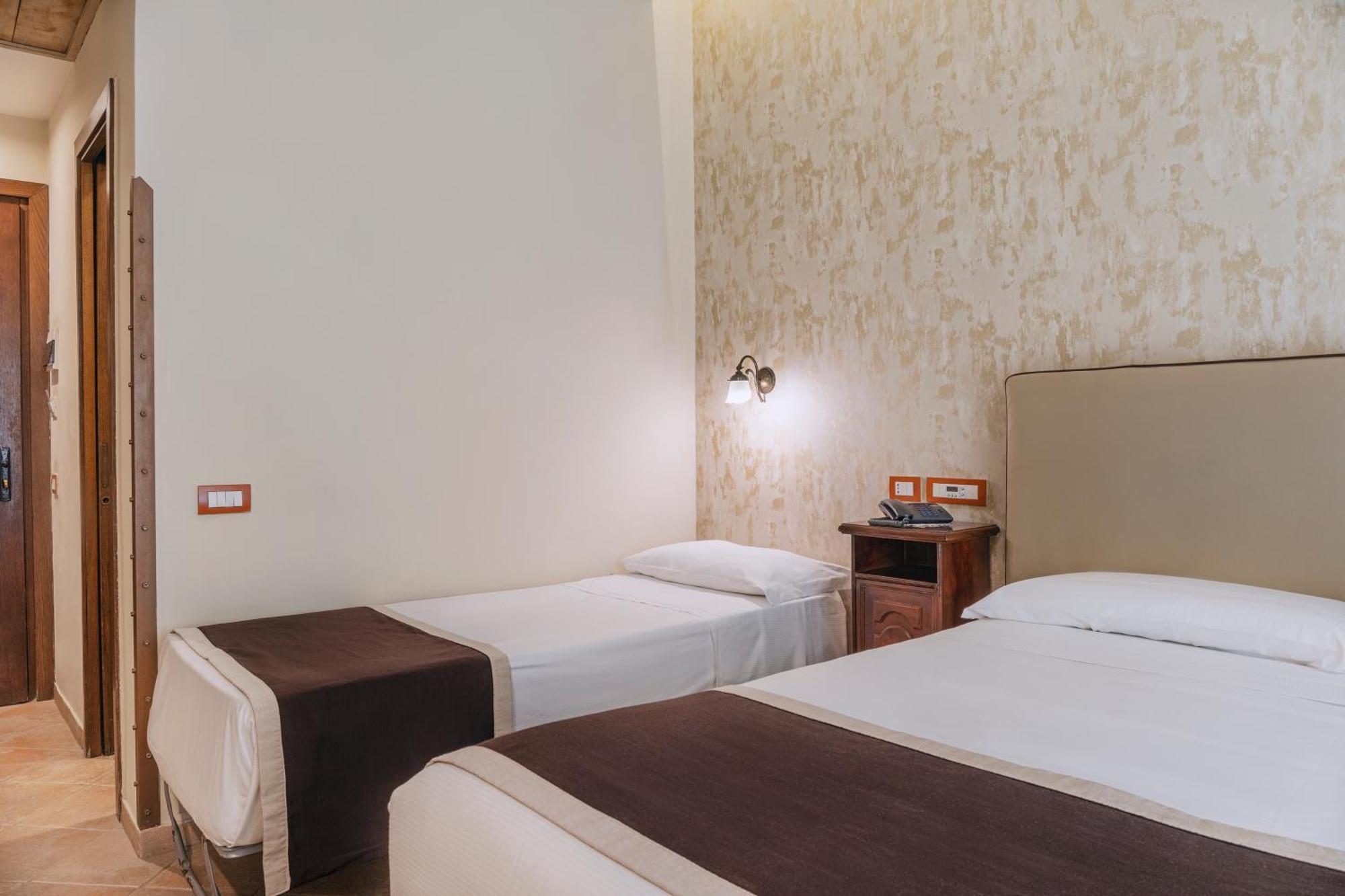 Hotel Il Convento Napoli Camera foto