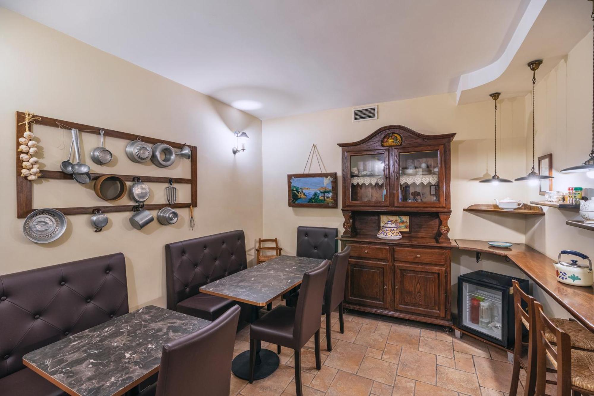 Hotel Il Convento Napoli Esterno foto